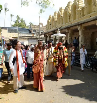 http://nithyananda.org/sites/default/files/photo-gallery/2016-11nov-30th-nithyananda-diary_DSC_0319_bengaluru-aadheenam-sadashivoham-day0-melkote-temple.jpg