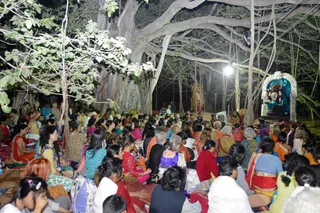 http://nithyananda.org/sites/default/files/photo-gallery/2016-11nov-30th-nithyananda-diary_DSC_0446_bengaluru-aadheenam-sadashivoham-day0-banyan-session-swamiji.jpg
