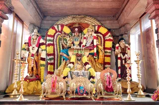 http://nithyananda.org/sites/default/files/photo-gallery/2016-12dec-10th-nithyananda-diary_IMGL2911_bengaluru-aadheenam-sadashivoham-day10-temple-alankar.jpg