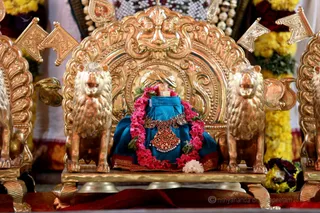 http://nithyananda.org/sites/default/files/photo-gallery/2016-12dec-10th-nithyananda-diary_IMGL2920_bengaluru-aadheenam-sadashivoham-day10-temple-alankar.jpg