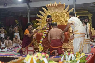 http://nithyananda.org/sites/default/files/photo-gallery/2016-12dec-13th-nithyananda-diary_DSC_7250_bengaluru-aadheenam-sadashivoham-day13-shivadeeksha-swamiji.jpg