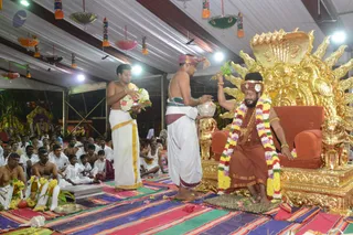 http://nithyananda.org/sites/default/files/photo-gallery/2016-12dec-13th-nithyananda-diary_DSC_7322_bengaluru-aadheenam-sadashivoham-day13-shivadeeksha-swamiji.jpg