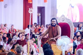 https://nithyananda.org/sites/default/files/photo-gallery/2016-12dec-14th-nithyananda-diary_Dwajarohanam%20%2811%20of%2014%29_bengaluru-aadheenam-sadashivoham-day14-manifesting-shaktis-11dimensions-swamiji.jpg?1481850523