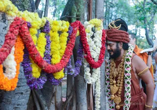 https://nithyananda.org/sites/default/files/photo-gallery/2016-12dec-14th-nithyananda-diary_Dwajarohanam%20%2815%20of%2037%29_bengaluru-aadheenam-sadashivoham-day14-dvajarohanam-temple-swamiji.jpg?1481763215