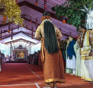 https://nithyananda.org/sites/default/files/photo-gallery/2016-12dec-14th-nithyananda-diary_Dwajarohanam%20%2823%20of%2037%29_bengaluru-aadheenam-sadashivoham-day14-dvajarohanam-temple-swamiji.jpg?1481763216