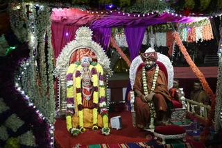 https://nithyananda.org/sites/default/files/photo-gallery/2016-12dec-14th-nithyananda-diary_IMGL7084_bengaluru-aadheenam-sadashivoham-day14-theppam-swamiji.jpg?1481850818