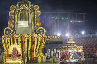 https://nithyananda.org/sites/default/files/photo-gallery/2016-12dec-14th-nithyananda-diary_IMG_7115_bengaluru-aadheenam-sadashivoham-day14-theppam-swamiji.jpg?1481850818