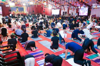 https://nithyananda.org/sites/default/files/photo-gallery/2016-12dec-14th-nithyananda-diary_Yoga%20Session%20%2810%20of%2027%29_bengaluru-aadheenam-sadashivoham-day14-nithya-yoga-withswamiji-swamiji.jpg?1481764733