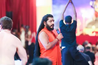 https://nithyananda.org/sites/default/files/photo-gallery/2016-12dec-14th-nithyananda-diary_Yoga%20Session%20%2818%20of%2027%29_bengaluru-aadheenam-sadashivoham-day14-nithya-yoga-withswamiji-swamiji.jpg?1481764733