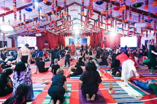 https://nithyananda.org/sites/default/files/photo-gallery/2016-12dec-14th-nithyananda-diary_Yoga%20Session%20%2820%20of%2027%29_bengaluru-aadheenam-sadashivoham-day14-nithya-yoga-withswamiji-swamiji.jpg?1481764822