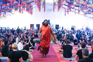 https://nithyananda.org/sites/default/files/photo-gallery/2016-12dec-14th-nithyananda-diary_Yoga%20Session%20%2826%20of%2027%29_bengaluru-aadheenam-sadashivoham-day14-nithya-yoga-withswamiji-swamiji.jpg?1481764822