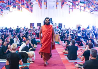 https://nithyananda.org/sites/default/files/photo-gallery/2016-12dec-14th-nithyananda-diary_Yoga%20Session%20%2827%20of%2027%29_bengaluru-aadheenam-sadashivoham-day14-nithya-yoga-withswamiji-swamiji.jpg?1481764822