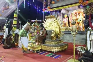 http://nithyananda.org/sites/default/files/photo-gallery/2016-12dec-15th-nithyananda-diary_4H7A2847_bengaluru-aadheenam-sadashivoham-day15-navadurga-homa-swamiji.jpg
