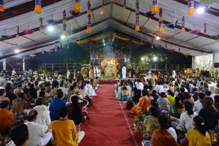 http://nithyananda.org/sites/default/files/photo-gallery/2016-12dec-15th-nithyananda-diary_DSC_8912_bengaluru-aadheenam-sadashivoham-day15-navadurga-homa.jpg