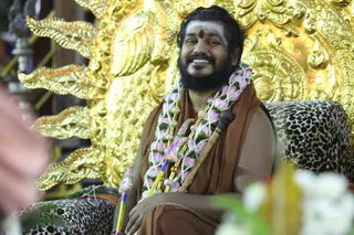 http://nithyananda.org/sites/default/files/photo-gallery/2016-12dec-15th-nithyananda-diary_G28A7703_bengaluru-aadheenam-sadashivoham-day15-navadurga-homa-swamiji.jpg