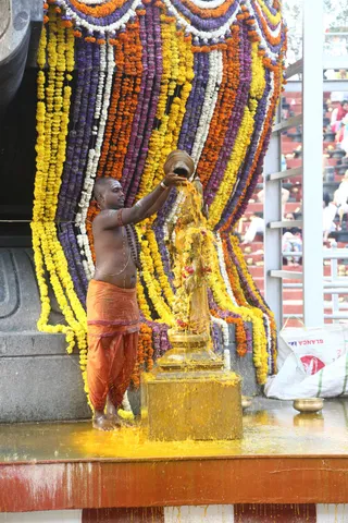 http://nithyananda.org/sites/default/files/photo-gallery/2016-12dec-15th-nithyananda-diary_IMGL7306_bengaluru-aadheenam-sadashivoham-day15-rudrabhishekam.jpg