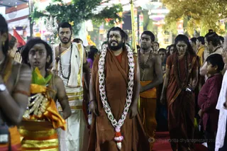 http://nithyananda.org/sites/default/files/photo-gallery/2016-12dec-15th-nithyananda-diary_IMGL7886_bengaluru-aadheenam-sadashivoham-day15-navadurga-homa-swamiji.jpg