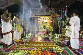 http://nithyananda.org/sites/default/files/photo-gallery/2016-12dec-15th-nithyananda-diary_IMG_7156_bengaluru-aadheenam-sadashivoham-day15-navadurga-homa.jpg