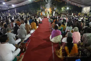 http://nithyananda.org/sites/default/files/photo-gallery/2016-12dec-15th-nithyananda-diary_IMG_7161_bengaluru-aadheenam-sadashivoham-day15-navadurga-homa.jpg