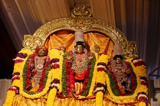 http://nithyananda.org/sites/default/files/photo-gallery/2016-12dec-1st-nithyananda-diary_4T9A0972_bengaluru-aadheenam-sadashivoham-day1-manifesting-shaktis-afternoon-sessions-deities.jpg