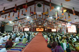 http://nithyananda.org/sites/default/files/photo-gallery/2016-12dec-1st-nithyananda-diary_DSC_0667_bengaluru-aadheenam-sadashivoham-day1-manifesting-powers-session.jpg