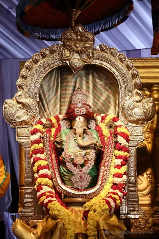 http://nithyananda.org/sites/default/files/photo-gallery/2016-12dec-20th-nithyananda-diary_IMGL3572_bengaluru-aadheenam-sadashivoham-day20-5aspects-sadashiva-swamiji.jpg