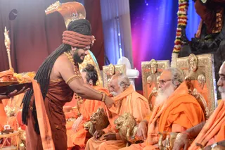 http://nithyananda.org/sites/default/files/photo-gallery/2016-12dec-21st-nithyananda-diary_DSC_2240_bengaluru-aadheenam-sadashivoham-day21-glimpses-vips-panch-mahamandaleshwaras-swamiji.jpg