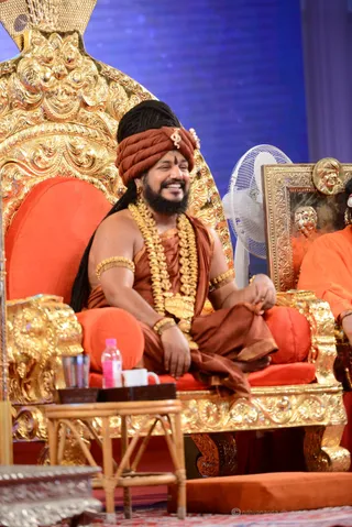 http://nithyananda.org/sites/default/files/photo-gallery/2016-12dec-21st-nithyananda-diary_DSC_2829_bengaluru-aadheenam-sadashivoham-day21-glimpses-vips-panch-mahamandaleshwaras-swamiji.jpg