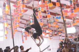 http://nithyananda.org/sites/default/files/photo-gallery/2016-12dec-21st-nithyananda-diary_DSC_2925_bengaluru-aadheenam-sadashivoham-day21-glimpses-vips-panch-mahamandaleshwaras-ropeyoga.jpg