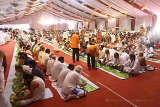 http://nithyananda.org/sites/default/files/photo-gallery/2016-12dec-21st-nithyananda-diary_G28A2927_bengaluru-aadheenam-sadashivoham-day21-21temple-naivedyams-participants.jpg