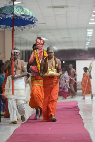 Nija Pada Procession arrives for Satsang from the Temple