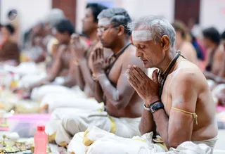 http://nithyananda.org/sites/default/files/photo-gallery/2016-12dec-31st-nithyananda-diary_DSC_7423_bengaluru-aadheenam-nithy-puja.jpg