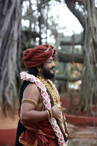 http://nithyananda.org/sites/default/files/photo-gallery/2016-12dec-3rd-nithyananda-diary_4H7A9340_bengaluru-aadheenam-sadashivoham-day3-dvajarohanam-temple-swamiji.jpg