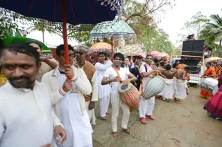http://nithyananda.org/sites/default/files/photo-gallery/2016-12dec-3rd-nithyananda-diary_DSC_1197_bengaluru-aadheenam-sadashivoham-day3-procession-to-vaidya-sarovar-swamiji.jpg