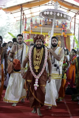 http://nithyananda.org/sites/default/files/photo-gallery/2016-12dec-3rd-nithyananda-diary_G28A0028_bengaluru-aadheenam-sadashivoham-day3-dvajarohanam-temple-swamiji.jpg
