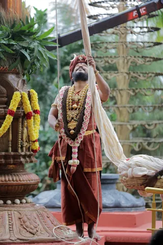http://nithyananda.org/sites/default/files/photo-gallery/2016-12dec-3rd-nithyananda-diary_G28A0072_bengaluru-aadheenam-sadashivoham-day3-dvajarohanam-temple-swamiji.jpg