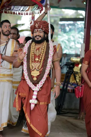 http://nithyananda.org/sites/default/files/photo-gallery/2016-12dec-3rd-nithyananda-diary_G28A0132_bengaluru-aadheenam-sadashivoham-day3-dvajarohanam-temple-swamiji.jpg