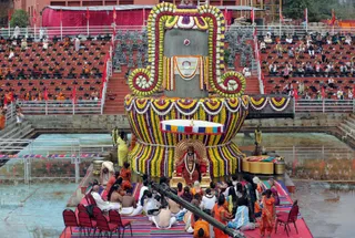 http://nithyananda.org/sites/default/files/photo-gallery/2016-12dec-3rd-nithyananda-diary_G28A0215_bengaluru-aadheenam-sadashivoham-day3-rudrabhishekam-swamiji.jpg