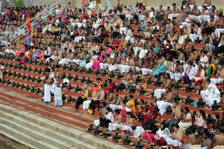 http://nithyananda.org/sites/default/files/photo-gallery/2016-12dec-3rd-nithyananda-diary_G28A0293_bengaluru-aadheenam-sadashivoham-day3-rudrabhishekam-swamiji.jpg