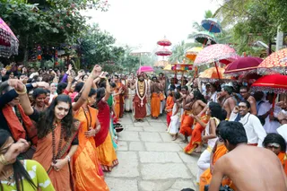 http://nithyananda.org/sites/default/files/photo-gallery/2016-12dec-3rd-nithyananda-diary_IMGL3340_bengaluru-aadheenam-sadashivoham-day3-procession-to-vaidya-sarovar-swamiji.jpg