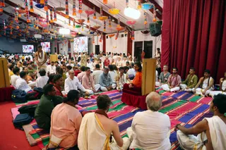 http://nithyananda.org/sites/default/files/photo-gallery/2016-12dec-3rd-nithyananda-diary_IMGL3837_bengaluru-aadheenam-sadashivoham-day3-manifesting-shakis-yoga-session.jpg