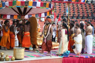 http://nithyananda.org/sites/default/files/photo-gallery/2016-12dec-4th-nithyananda-diary_IMGL4431_bengaluru-aadheenam-rudrabhishekam-swamiji.jpg
