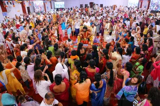 http://nithyananda.org/sites/default/files/photo-gallery/2016-12dec-5th-nithyananda-diary_4H7A4156_bengaluru-aadheenam-sadashivoham-day5-evening-dance-swamiji.jpg