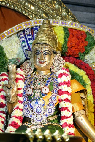 http://nithyananda.org/sites/default/files/photo-gallery/2016-12dec-5th-nithyananda-diary_4H7A4297_bengaluru-aadheenam-sadashivoham-day5-temple-vishesha-gayatri-atma-linga.jpg