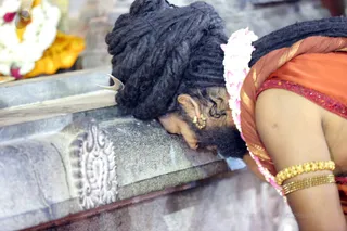 http://nithyananda.org/sites/default/files/photo-gallery/2016-12dec-5th-nithyananda-diary_4H7A4323_bengaluru-aadheenam-sadashivoham-day5-temple-vishesha-gayatri-atma-linga-swamiji.jpg