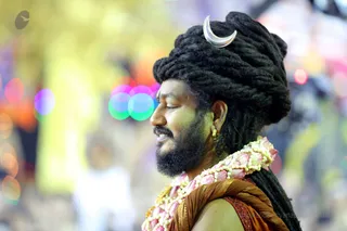http://nithyananda.org/sites/default/files/photo-gallery/2016-12dec-5th-nithyananda-diary_4H7A4328_bengaluru-aadheenam-sadashivoham-day5-temple-vishesha-gayatri-atma-linga-swamiji.jpg