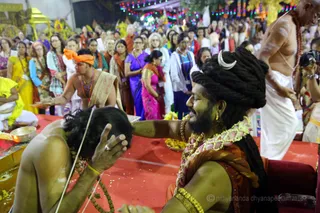 http://nithyananda.org/sites/default/files/photo-gallery/2016-12dec-5th-nithyananda-diary_4H7A4380_bengaluru-aadheenam-sadashivoham-day5-temple-vishesha-gayatri-atma-linga-swamiji.jpg