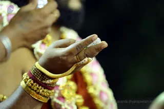 http://nithyananda.org/sites/default/files/photo-gallery/2016-12dec-5th-nithyananda-diary_4H7A4483_bengaluru-aadheenam-sadashivoham-day5-temple-vishesha-gayatri-atma-linga-swamiji.jpg