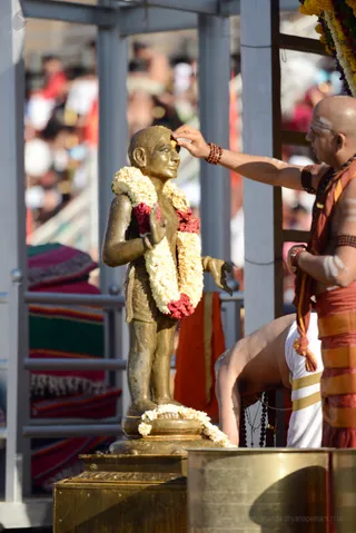 http://nithyananda.org/sites/default/files/photo-gallery/2016-12dec-5th-nithyananda-diary_DSC_2087_bengaluru-aadheenam-sadashivoham-day5-rudrabhishekam.jpg