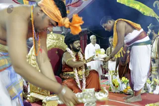 http://nithyananda.org/sites/default/files/photo-gallery/2016-12dec-5th-nithyananda-diary_G28A4258_bengaluru-aadheenam-sadashivoham-day5-temple-vishesha-gayatri-atma-linga-swamiji.jpg